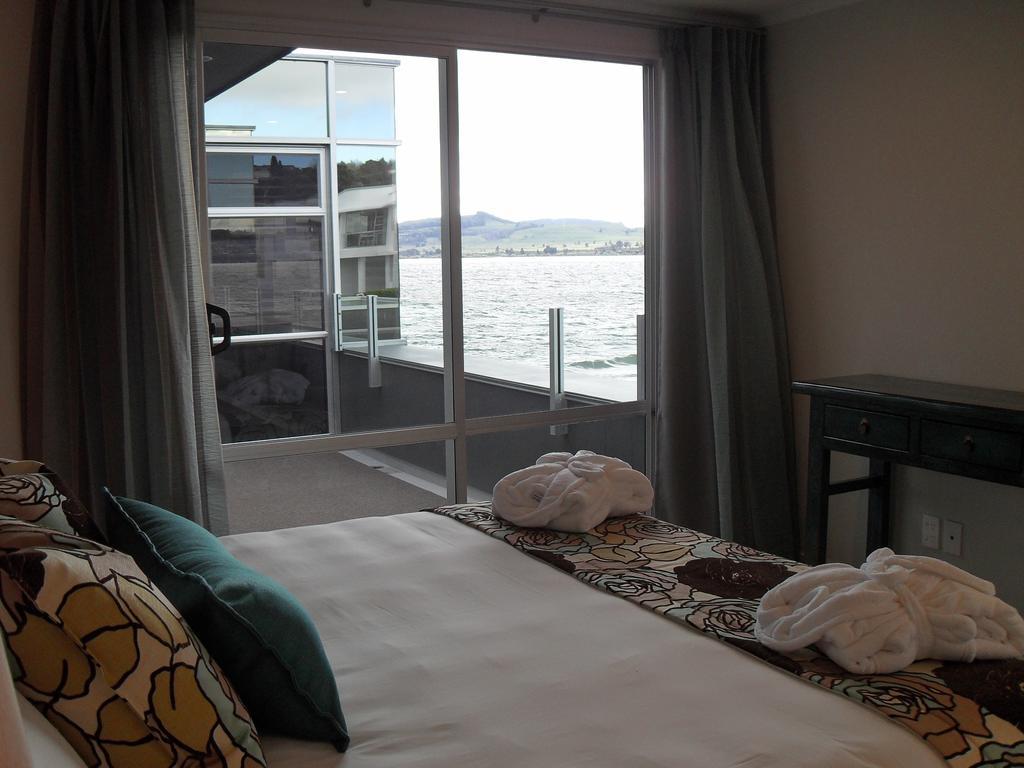 The Cove- On The Lake Lago Lago Taupo Camera foto